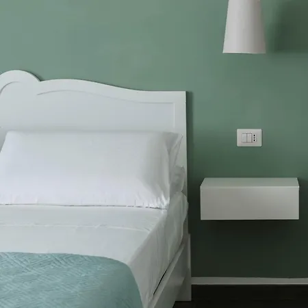 Domuseli Bed & Breakfast *